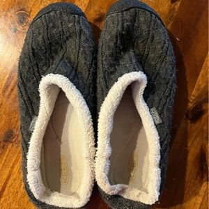 KEEN Men’s  Charcoal Slip-On Cozy Comfort Shoes